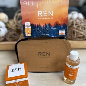 Limited Edition Ren all is bright clean skin care brand new in zip makeup case